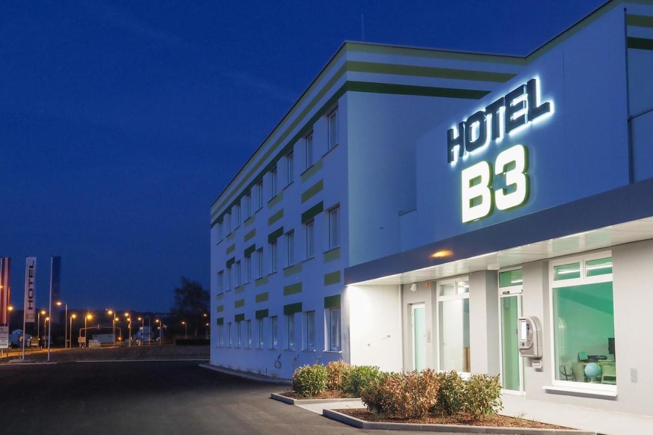 B3 3*